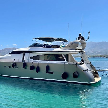 Motoryacht 21 Avec Equipage Hotell Barcelona Eksteriør bilde