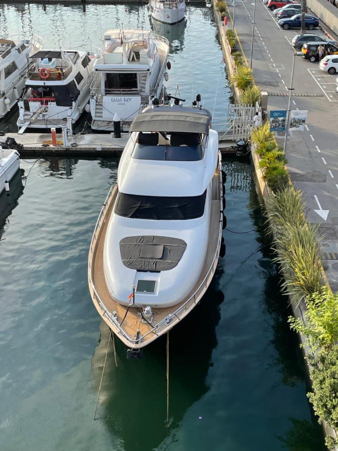 Motoryacht 21 Avec Equipage Hotell Barcelona Eksteriør bilde