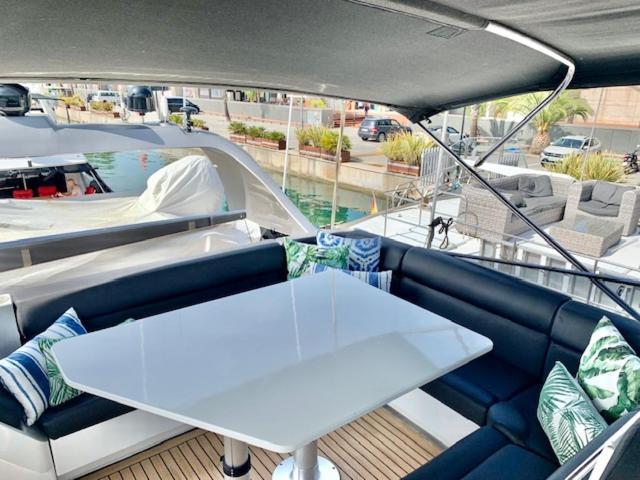 Motoryacht 21 Avec Equipage Hotell Barcelona Eksteriør bilde