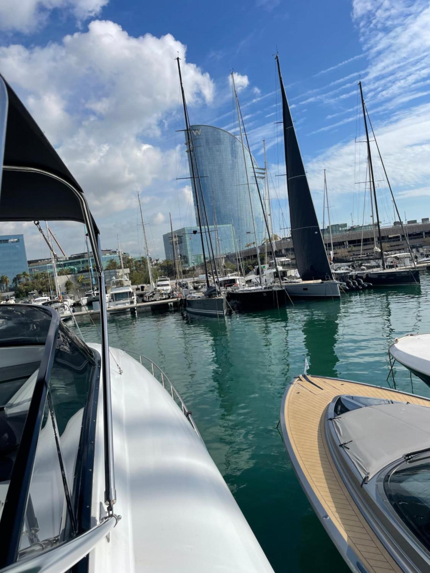 Motoryacht 21 Avec Equipage Hotell Barcelona Eksteriør bilde